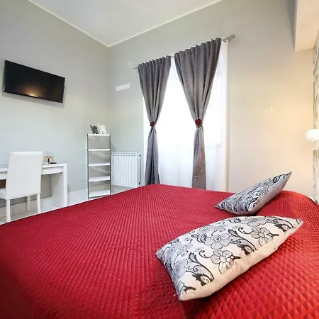 Affittacamere Akemi House Luxury Accomodation 2*