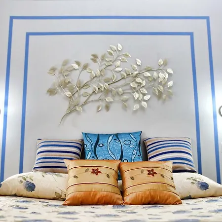 Affittacamere Akemi House Luxury Accomodation 2*
