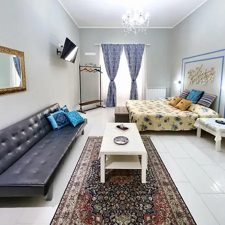 Akemi House Luxury Accomodation 2* Catania